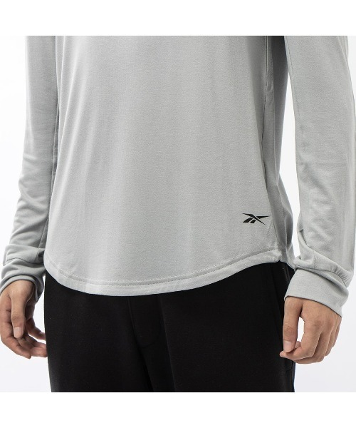 Reebok(リーボック)の「アクティブチル+ドリームブレンド ロングスリーブ Tシャツ / TS AC+DREAMBLEND LONG SLEEVE TEE(Tシャツ/カットソー・メンズ・ライトグレー/ブラック・SMALL/MEDIUM/LARGE/XX-LARGE/X-LARGE/X-SMALL)」の5枚目の写真