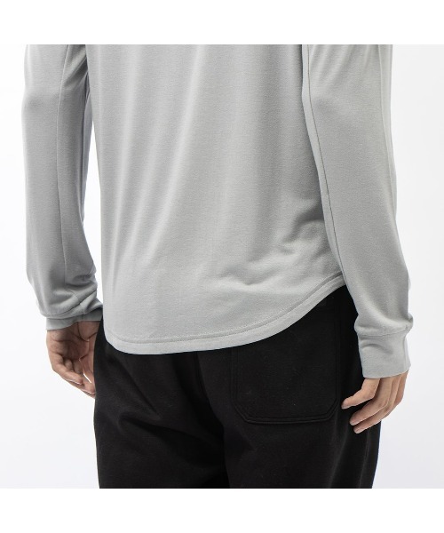 Reebok(リーボック)の「アクティブチル+ドリームブレンド ロングスリーブ Tシャツ / TS AC+DREAMBLEND LONG SLEEVE TEE(Tシャツ/カットソー・メンズ・ライトグレー/ブラック・SMALL/MEDIUM/LARGE/XX-LARGE/X-LARGE/X-SMALL)」の6枚目の写真