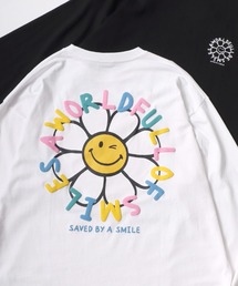 SMILEY FACE（スマイリーフェイス）の「SMILEY FACE/スマイリーフェイス オーバーサイズ 袖プリント バックプリント ロゴ ワンポイント ロングスリーブTシャツ/レディース メンズ ロンT（Tシャツ/カットソー・メンズ）」
