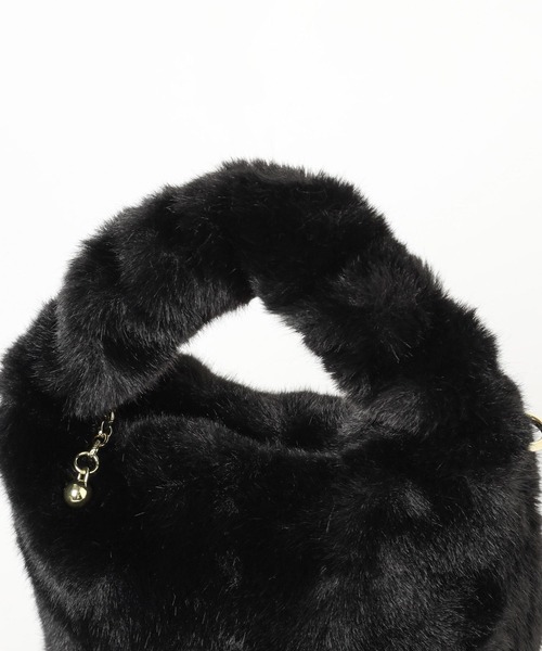 Andemiu（アンデミュウ）の「フェイクファーミニバッグ980205（トートバッグ・レディース・ベージュ/カーキ/ブラック・FREE）」の17枚目の写真