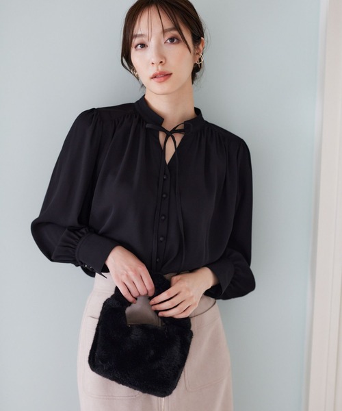 Andemiu（アンデミュウ）の「フェイクファーミニバッグ980205（トートバッグ・レディース・ベージュ/カーキ/ブラック・FREE）」の4枚目の写真