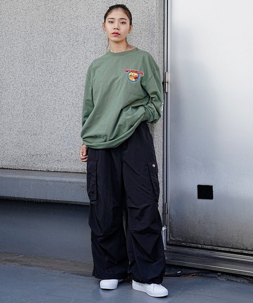 Dickies（ディッキーズ）の「【ムラサキスポーツ別注】Dickies/ディッキーズ イージーカーゴパンツ パラシュートパンツ ナイロンワイドパンツ 80232800（カーゴパンツ・レディース・ベージュ/ブラック/グレー・M/L）」の7枚目の写真