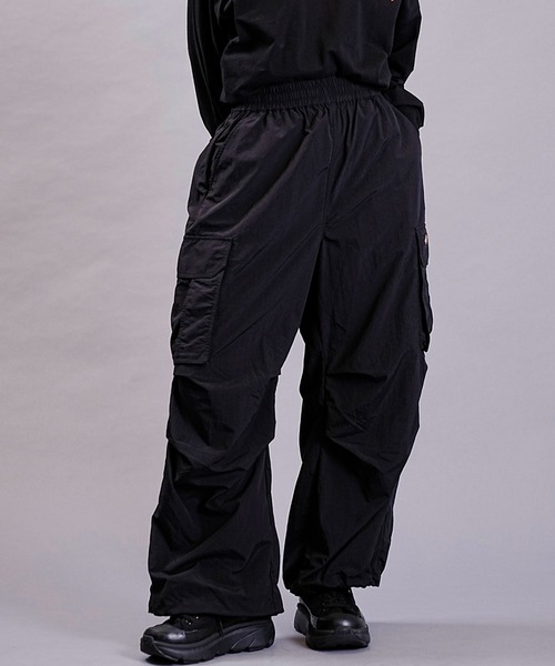 Dickies（ディッキーズ）の「【ムラサキスポーツ別注】Dickies/ディッキーズ イージーカーゴパンツ パラシュートパンツ ナイロンワイドパンツ 80232800（カーゴパンツ・レディース・ベージュ/ブラック/グレー・M/L）」の10枚目の写真