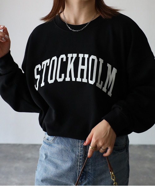 Riberry(リベリー)の「STOCKHOLM ロゴスウェット(スウェット・レディース・チャコールグレー/グリーン/ネイビー/オートミール/アイボリー/ブラック・FREE)」の3枚目の写真