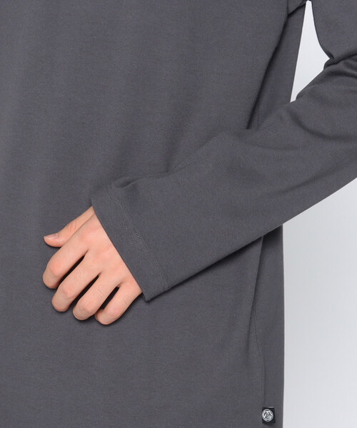 COMME CA ISM（コムサイズム）の「エッセンシャルコットン ロングスリーブ モックネックＴシャツ（Tシャツ/カットソー・メンズ・ブルー/ブラック/ホワイト/チャコール・LARGE/MEDIUM/X-LARGE）」の15枚目の写真