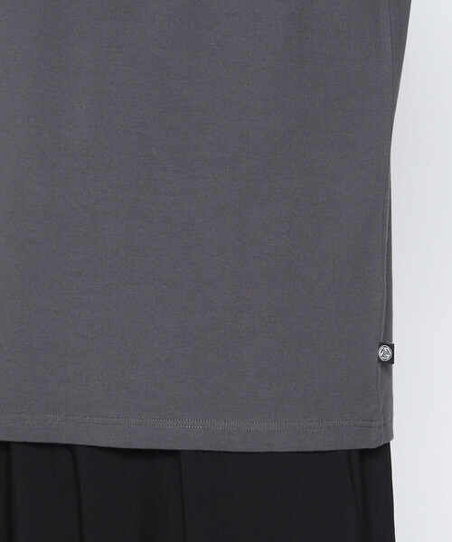 COMME CA ISM（コムサイズム）の「エッセンシャルコットン ロングスリーブ モックネックＴシャツ（Tシャツ/カットソー・メンズ・ブルー/ブラック/ホワイト/チャコール・LARGE/MEDIUM/X-LARGE）」の16枚目の写真