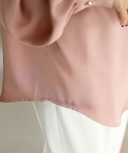 リボン付き）華を添えるグロスブラウスベージュ トップス