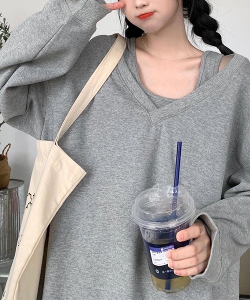 NinaetLina（ニナエリナ）の「インナータンクトップ付きVネックカットソー（Tシャツ/カットソー・レディース・ブラック/ホワイト/グレー・M/L/XL）」の4枚目の写真