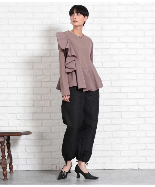 Settimissimo（セッティミッシモ）の「サイドラッフル ペプラム ポンチ クルーネック プルオーバー（Tシャツ/カットソー・レディース・キャメル/ブラック・M）」の11枚目の写真