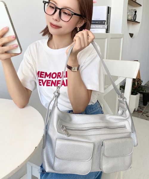 moment+(モーメントプラス)の「ダブルフラップポケットバッグ(ショルダーバッグ・レディース・ブラック/ブラウン/シルバー/アイボリー/ボルドー・FREE)」の12枚目の写真
