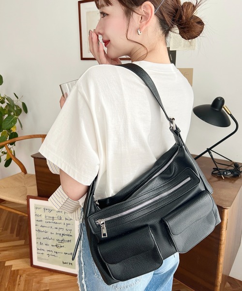 moment+（モーメントプラス）の「ダブルフラップポケットバッグ（ショルダーバッグ・レディース・ブラック/ブラウン/シルバー/アイボリー/ボルドー・FREE）」の16枚目の写真