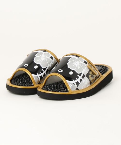 VIBGYOR（ヴィブジョー）の「【Sanrio】サンリオハイビスカスハロキティヘルシーサンダル(MA)（サンダル・レディース・ブラック×ゴールド/ブラック×ピンク/サックスブルー/ピンク・M/L）」の2枚目の写真