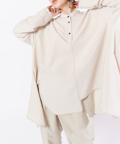 OSMOSIS(オズモーシス)の「アシンメトリーフレアーブラウス(ポロシャツ・レディース・アイボリー/ブラック/グレー・ONE SIZE)」の9枚目の写真
