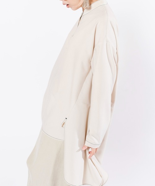 OSMOSIS(オズモーシス)の「アシンメトリーフレアーブラウス(ポロシャツ・レディース・アイボリー/ブラック/グレー・ONE SIZE)」の10枚目の写真