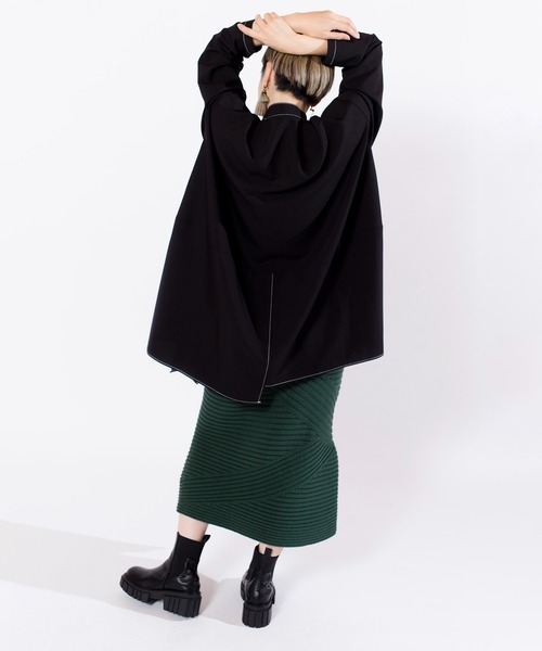 OSMOSIS(オズモーシス)の「アシンメトリーフレアーブラウス(ポロシャツ・レディース・アイボリー/ブラック/グレー・ONE SIZE)」の16枚目の写真