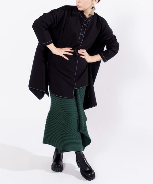 OSMOSIS(オズモーシス)の「アシンメトリーフレアーブラウス(ポロシャツ・レディース・アイボリー/ブラック/グレー・ONE SIZE)」の18枚目の写真