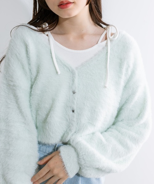 OLIVE des OLIVE（オリーブデオリーブ）の「ハートボタンフェザーカーデ　1041050020（カーディガン/ボレロ・レディース・オフホワイト/チャコールグレー/グレイッシュベージュ/ミント・FREE）」の4枚目の写真