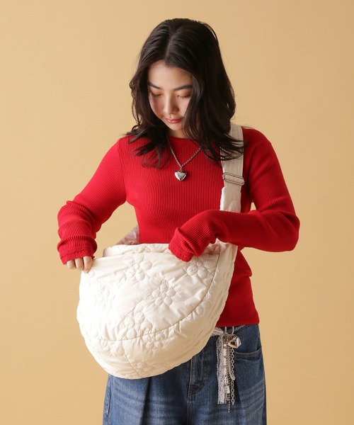 tiny tiny（ティニーティニー）の「モチーフキルトショルダーバッグ[tiny tiny(ティニーティニー)]（ショルダーバッグ・レディース・グレー/アイボリー/チャコール/スモーク/ピンク/ホワイト系その他/ブルー系その他/シルバー/ブラック/ライトブルー/ブルー/チェック/レオパード・0）」の21枚目の写真