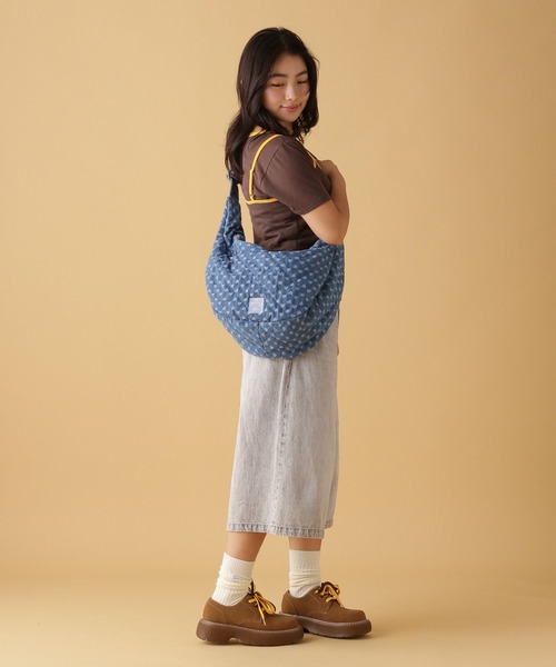 tiny tiny（ティニーティニー）の「モチーフキルトショルダーバッグ[tiny tiny(ティニーティニー)]（ショルダーバッグ・レディース・グレー/アイボリー/チャコール/スモーク/ピンク/ホワイト系その他/ブルー系その他/シルバー/ブラック/ライトブルー/ブルー/チェック/レオパード・0）」の15枚目の写真