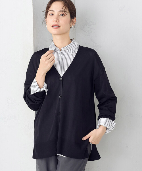 COMME CA ISM（コムサイズム）の「UVカット  ベーシック　ワイドＶネックカーディガン（カーディガン/ボレロ・レディース・ブラック/ライトグレー・FREE）」の11枚目の写真