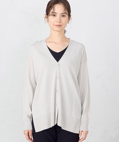 COMME CA ISM（コムサイズム）の「UVカット  ベーシック　ワイドＶネックカーディガン（カーディガン/ボレロ・レディース・ブラック/ライトグレー・FREE）」の12枚目の写真