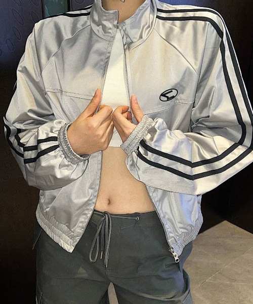 SHEPP(シープ)の「スタンドカラー ラインジャージトップス(ジャージ・レディース・シルバー・M/L)」の14枚目の写真