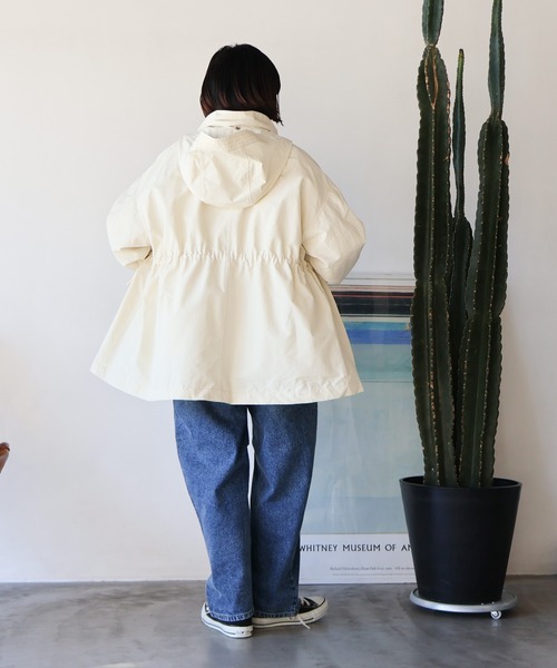 AMERICAN HOLIC（アメリカンホリック）の「撥水加工2WAYマウンテンパーカー（マウンテンパーカー・レディース・アイボリー/ライトベージュ/サックスブルー/ネイビー・M/L）」の5枚目の写真