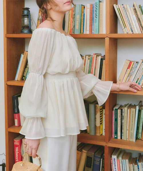 KOBE LETTUCE（コウベレタス）の「ラメシアーオフショルブラウス（シャツ/ブラウス・レディース・ブラック/ピンク/アイボリー・M）」の4枚目の写真