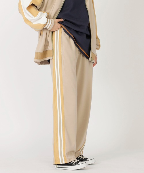 DOUBLE NAME（ダブルネーム）の「レトロ配色ライン トラックパンツ（その他パンツ・レディース・ベージュ/ブラック系/ブルー・FREE）」の4枚目の写真