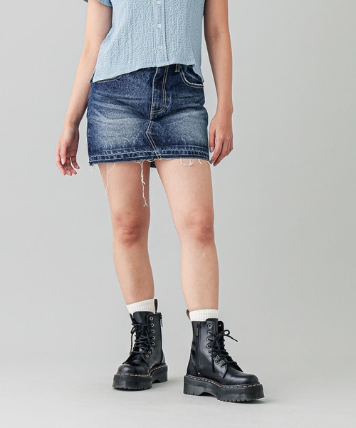 X-girl（エックスガール）の「5POCKET DENIM MINI SKIRT（デニムスカート・レディース・インディゴブルー/ライトインディゴブルー・S/M）」の3枚目の写真