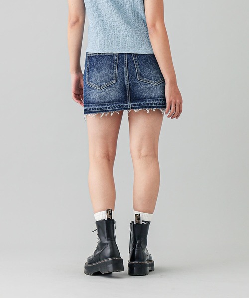 X-girl（エックスガール）の「5POCKET DENIM MINI SKIRT（デニムスカート・レディース・インディゴブルー/ライトインディゴブルー・S/M）」の5枚目の写真