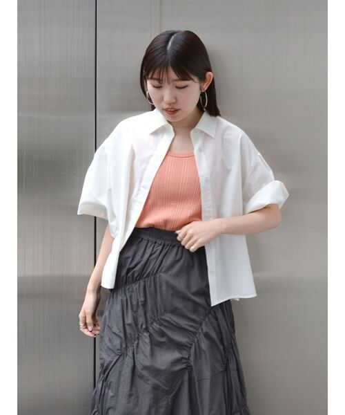 Ungrid(アングリッド)の「【WEB限定】タックデザインハーフスリーブシャツ(シャツ/ブラウス・レディース・オフホワイト/ピンク/ブルー・FREE)」の1枚目の写真