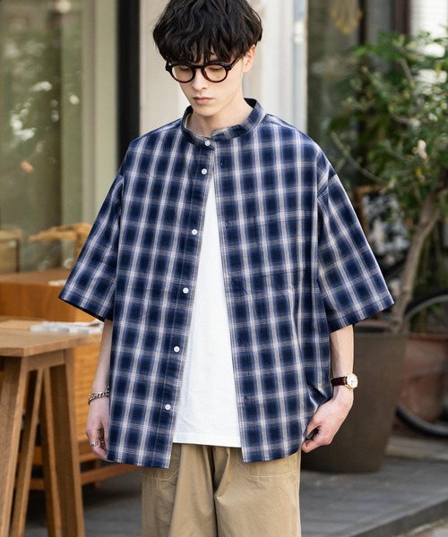 Rocky Monroe(ロッキーモンロー)の「オーバーサイズ 無地/チェック柄/ストライプ柄バンドカラー半袖シャツ(シャツ/ブラウス・メンズ・ホワイト/ライトブラック/ホワイト×ブルー/ホワイト×ブラック/ダークブルー/ブラック/サックスブルー/ブルー・XL/L/M)」の18枚目の写真