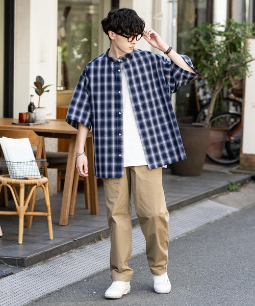 Rocky Monroe(ロッキーモンロー)の「オーバーサイズ 無地/チェック柄/ストライプ柄バンドカラー半袖シャツ(シャツ/ブラウス・メンズ・ホワイト/ライトブラック/ホワイト×ブルー/ホワイト×ブラック/ダークブルー/ブラック/サックスブルー/ブルー・XL/L/M)」の20枚目の写真