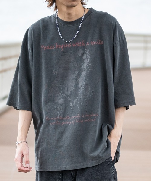 JOHN'S CLOSET(ジョンズクローゼット)の「【i】ピグメント加工 ヴィンテージプリント ビッグTシャツ(Tシャツ/カットソー・メンズ・ブラック系2/ブラック系7/ブラック系5/ブラウン系2/ブラウン系1/ブラウン系7/ブラック系3/ブラック系1/ブラウン系5/ブラウン系3/ブラウン系4/ブラウン系6/ブラウン系8/ブラウン系9/ブラック系/モカ/ブラック系8/ブラック系9/ブラウン系その他/ブラウン系/ブラック/ブラック系6/ブラック系4/ブラック系その他・X-LARGE/MEDIUM/LARGE)」の7枚目の写真