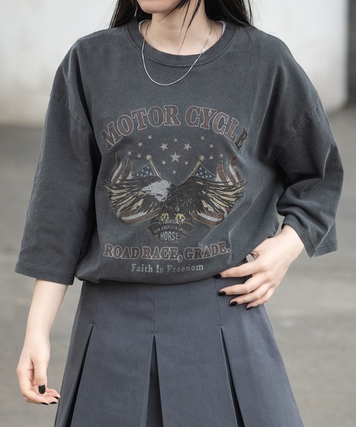 JOHN'S CLOSET(ジョンズクローゼット)の「【i】ピグメント加工 ヴィンテージプリント ビッグTシャツ(Tシャツ/カットソー・メンズ・ブラック系2/ブラック系7/ブラック系5/ブラウン系2/ブラウン系1/ブラウン系7/ブラック系3/ブラック系1/ブラウン系5/ブラウン系3/ブラウン系4/ブラウン系6/ブラウン系8/ブラウン系9/ブラック系/モカ/ブラック系8/ブラック系9/ブラウン系その他/ブラウン系/ブラック/ブラック系6/ブラック系4/ブラック系その他・X-LARGE/MEDIUM/LARGE)」の9枚目の写真