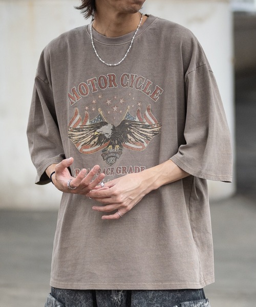 JOHN'S CLOSET(ジョンズクローゼット)の「【i】ピグメント加工 ヴィンテージプリント ビッグTシャツ(Tシャツ/カットソー・メンズ・ブラック系2/ブラック系7/ブラック系5/ブラウン系2/ブラウン系1/ブラウン系7/ブラック系3/ブラック系1/ブラウン系5/ブラウン系3/ブラウン系4/ブラウン系6/ブラウン系8/ブラウン系9/ブラック系/モカ/ブラック系8/ブラック系9/ブラウン系その他/ブラウン系/ブラック/ブラック系6/ブラック系4/ブラック系その他・X-LARGE/MEDIUM/LARGE)」の21枚目の写真