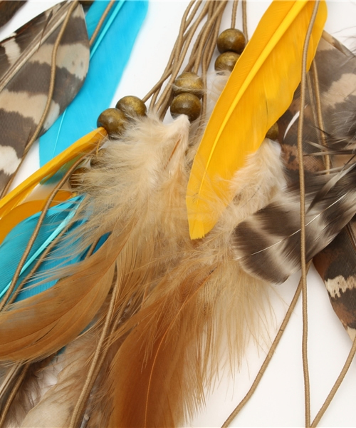 AZUL by moussy（アズールバイマウジー）の「カラーフェザーヘッドバンド（ヘアゴム・レディース・ブラウン系その他/ベージュ系その他・FREE）」の5枚目の写真