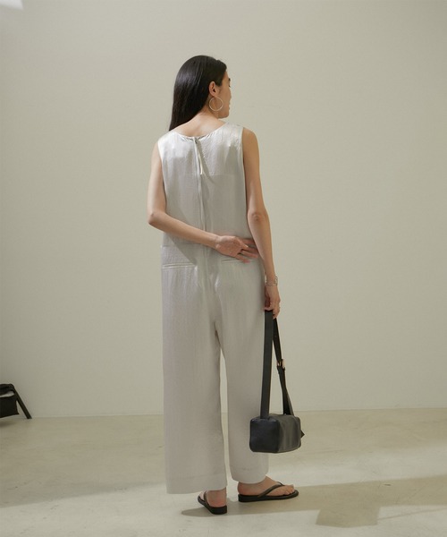 SALON adam et rope'（サロン アダム エ ロペ）の「アセテートヴィンテージサテンオールインワン【接触冷感・洗える】（つなぎ/オールインワン・レディース・ブラック/オフホワイト・FREE）」の12枚目の写真