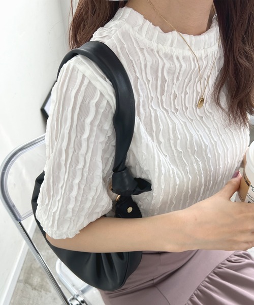 Futier land(フューティアランド)の「フリルウェーブ半袖トップス(Tシャツ/カットソー・レディース・ブラック/ホワイト/グリーン・FREE)」の4枚目の写真