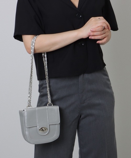 Lace Ladies(レースレディース)の「コンパクト ラウンド 2WAY チェーン ショルダーバッグ(ショルダーバッグ・レディース・ブラック/シルバー・FREE)」の14枚目の写真