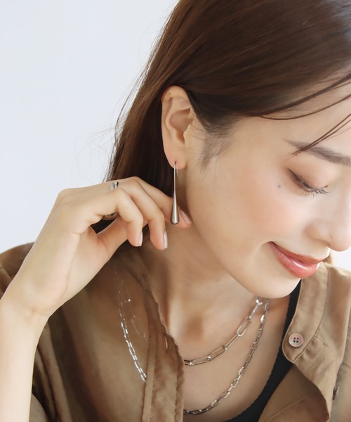 abaskdesign（アバスクデザイン）の「金属アレルギー対応 ドロップロングフックピアス（ピアス（両耳用）・レディース・ゴールド/シルバー・FREE）」の2枚目の写真