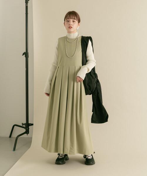 KBF(ケイビーエフ)の「『2サイズ展開』キーネックBIGプリーツジャンパースカート(ワンピース・レディース・チャコールグレー/ブラック/ライトカーキ・36/38)」の21枚目の写真