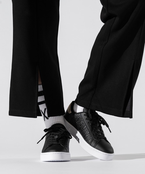 ARMANI EXCHANGE(アルマーニエクスチェンジ)の「【A|X アルマーニ エクスチェンジ】<オンライン限定>エンボスオールオーバーロゴ レースアップスニーカー(スニーカー・レディース・ホワイト×ゴールド/ローズ/ブラック×ゴールド・37/38/39/36)」の8枚目の写真