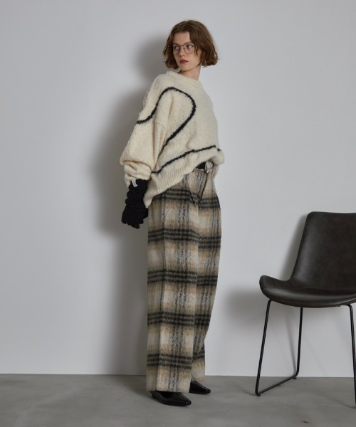 THE YOn（ザヨン）の「ウールライクチェックタックパンツ（その他パンツ・レディース・ベージュ/グレー・M/S）」の14枚目の写真