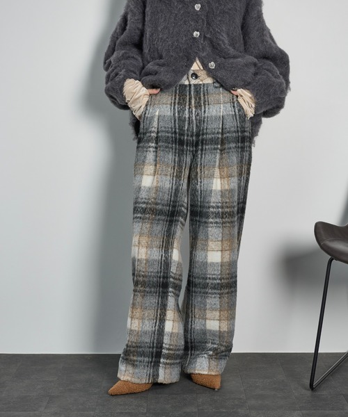 THE YOn（ザヨン）の「ウールライクチェックタックパンツ（その他パンツ・レディース・ベージュ/グレー・M/S）」の22枚目の写真