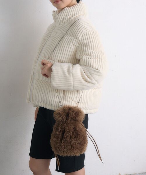 RETRO GIRL（レトロガール）の「モコモコ巾着バッグ（ショルダーバッグ・レディース・ライトグレー/オフホワイト/ブラウン・ONE SIZE）」の17枚目の写真