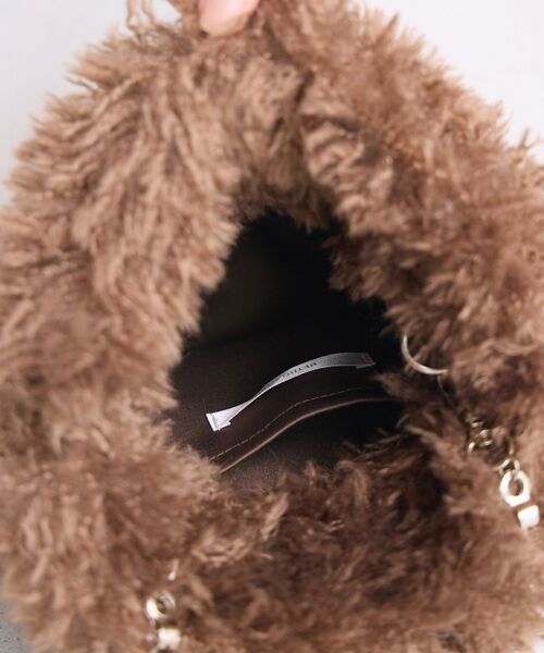 RETRO GIRL（レトロガール）の「モコモコ巾着バッグ（ショルダーバッグ・レディース・ライトグレー/オフホワイト/ブラウン・ONE SIZE）」の19枚目の写真