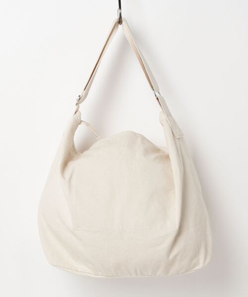 BEVERLY HILLS POLO CLUB（ビバリーヒルズポロクラブ）の「【Beverly Hills Polo Club/ビバリーヒルズポロクラブ】ワンポイント キャンバスビッグショルダーバッグ（ショルダーバッグ・メンズ・カーキ/アイボリー/ブラック・FREE）」の11枚目の写真