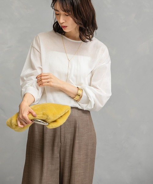 URBAN RESEARCH ROSSO WOMEN（アーバンリサーチ　ロッソ）の「シアークルーネックロングTシャツ（Tシャツ/カットソー・レディース・チャコールグレー/ホワイト/ベージュ・FREE）」の7枚目の写真